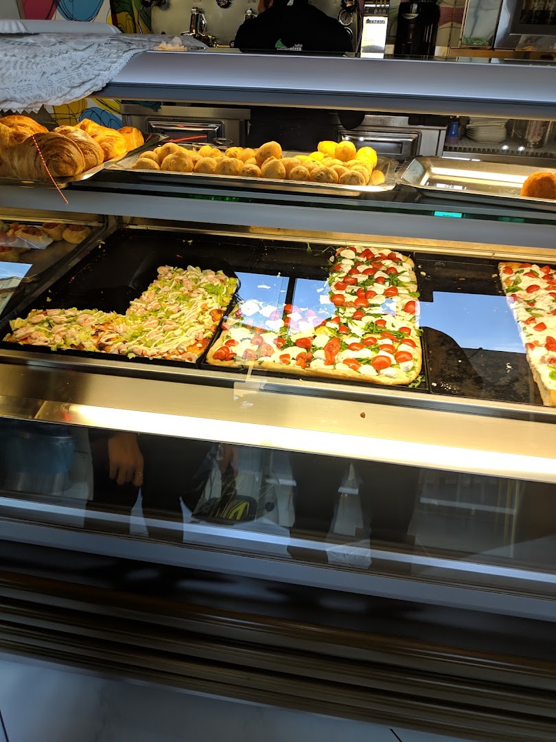 Pizzeria "Young Pizza"
