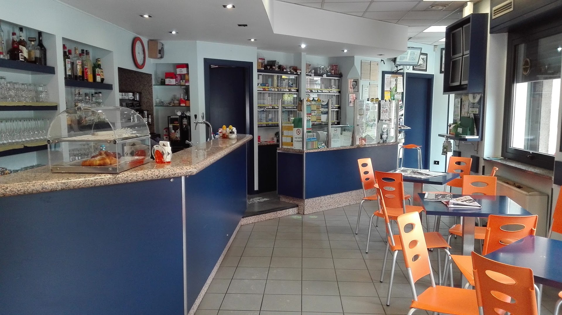 Ploom Reseller Bar "Garbui", Buguggiate