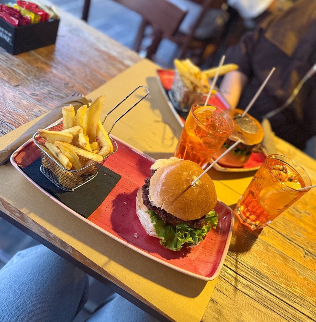 Pogue Mahone's, Milano