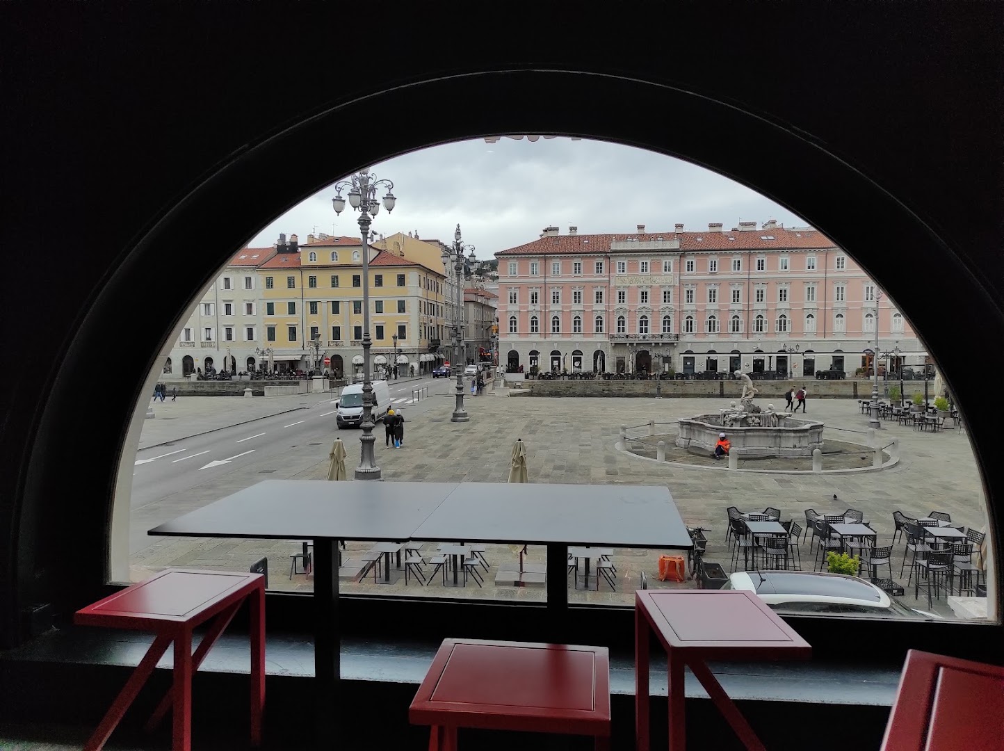 Poke Scuse - Trieste