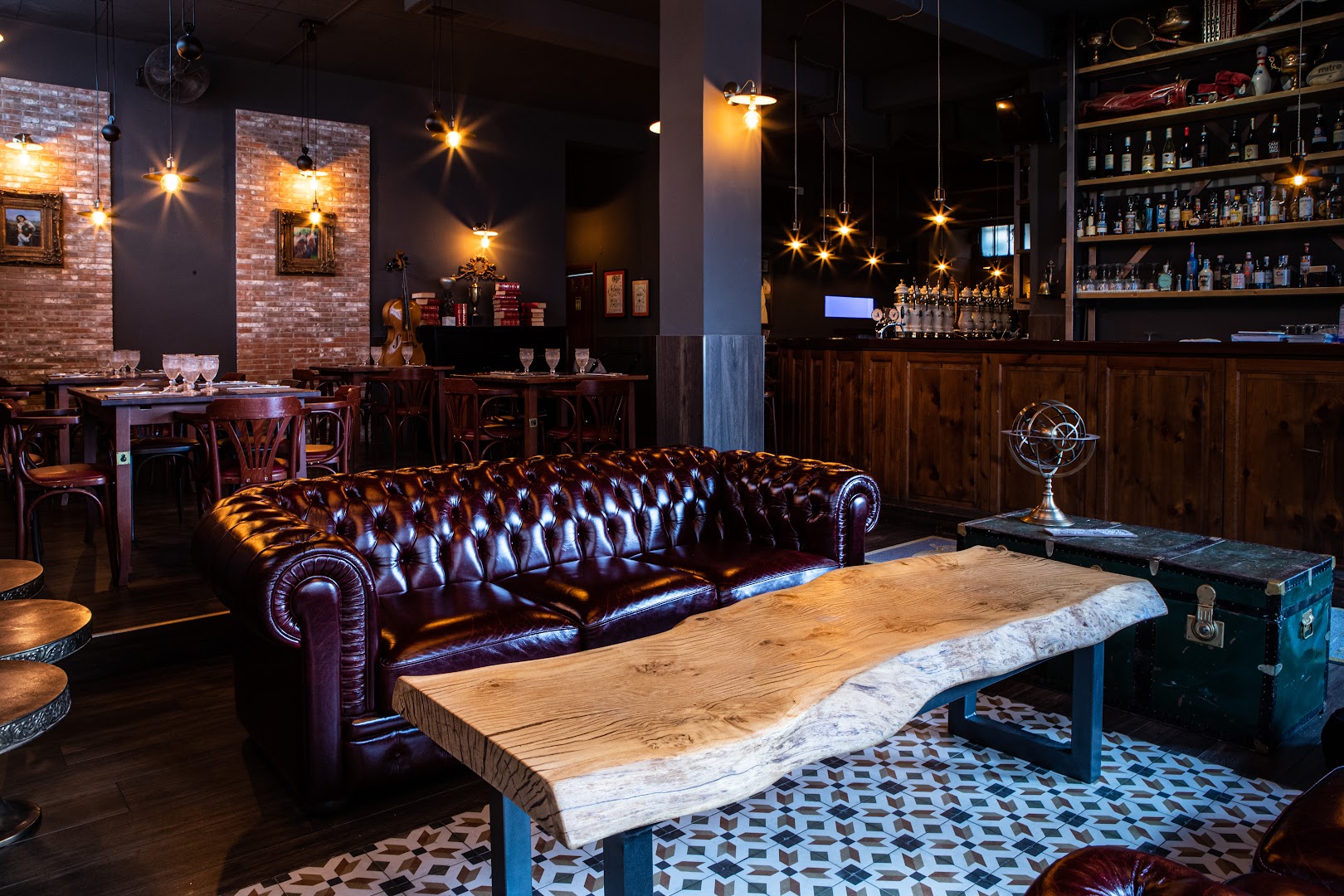 Porco Rosso Pub
