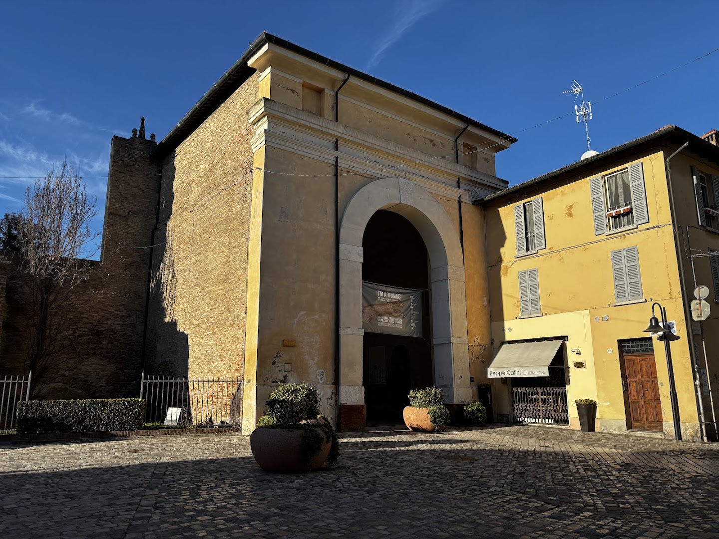 Porta Adriana
