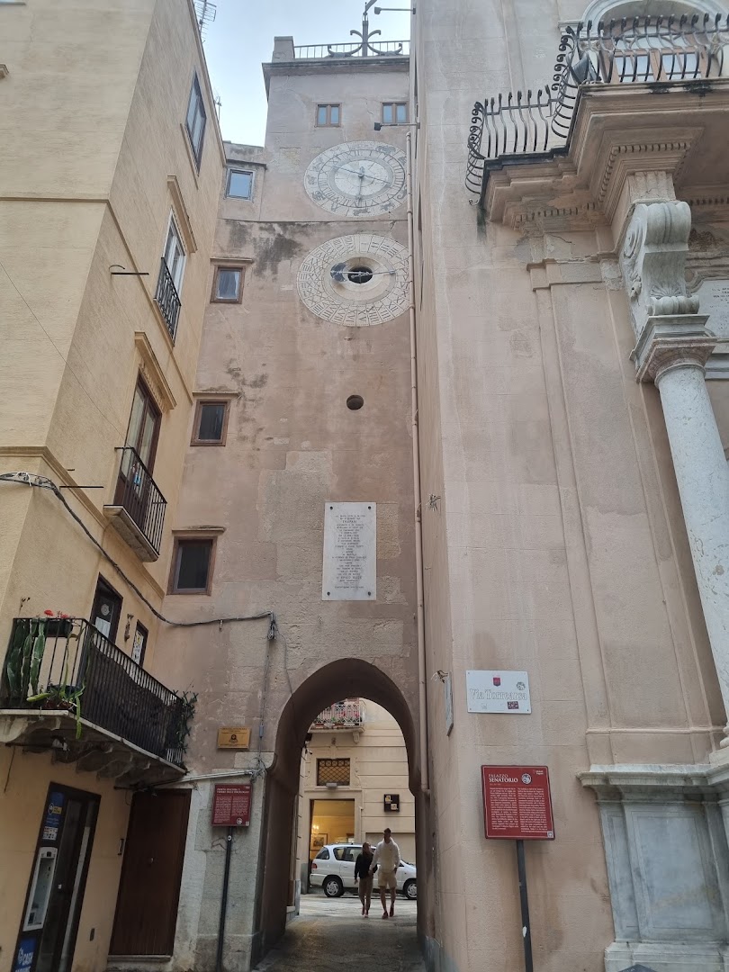 Porta Oscura - Torre dell'Orologio