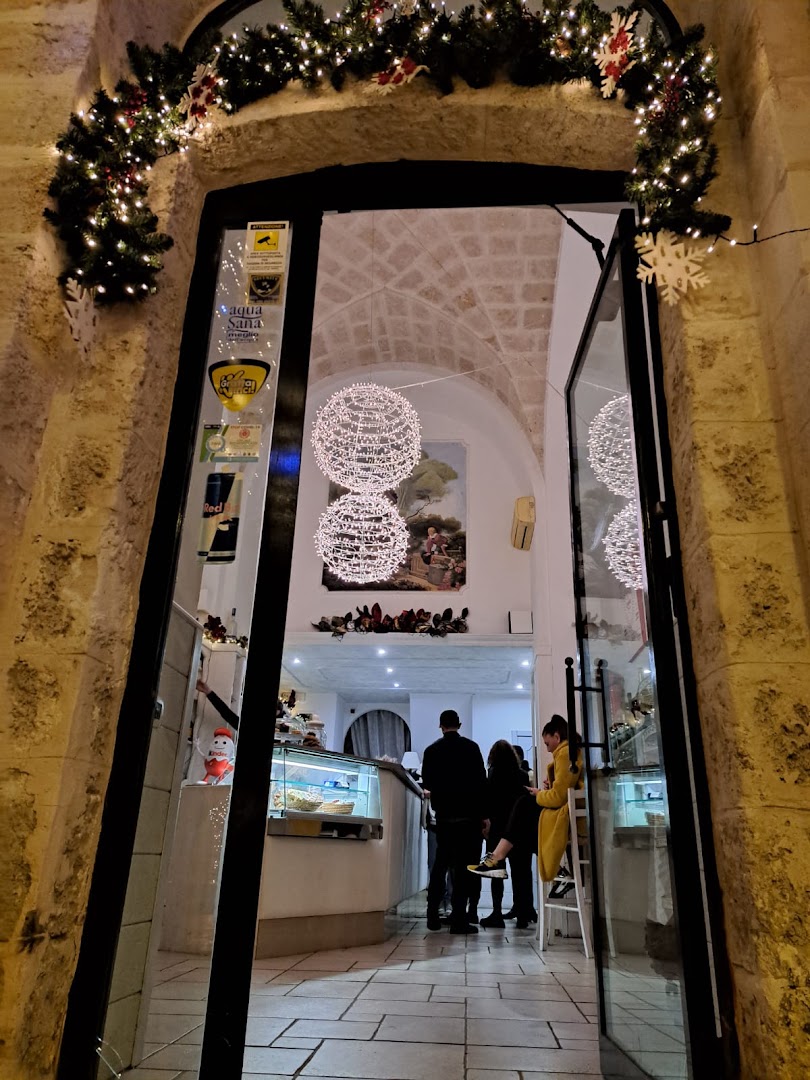 Portici Café, Fasano