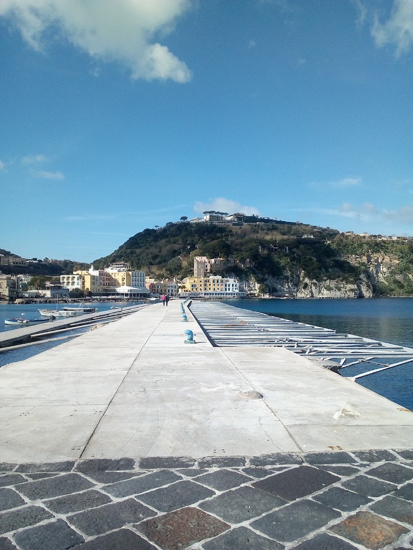 Porto turistico Marina di Lacco Ameno