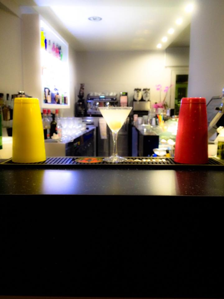 PorZia CocKtail Bar
