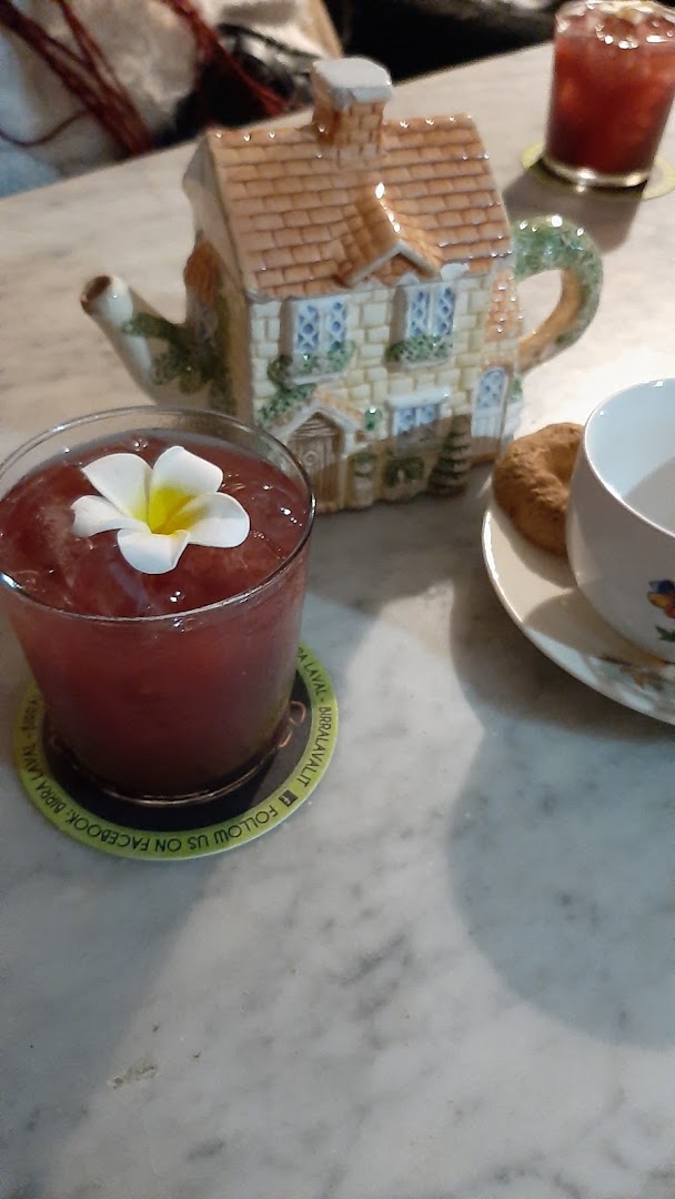 Pout Pourri Vintage Café
