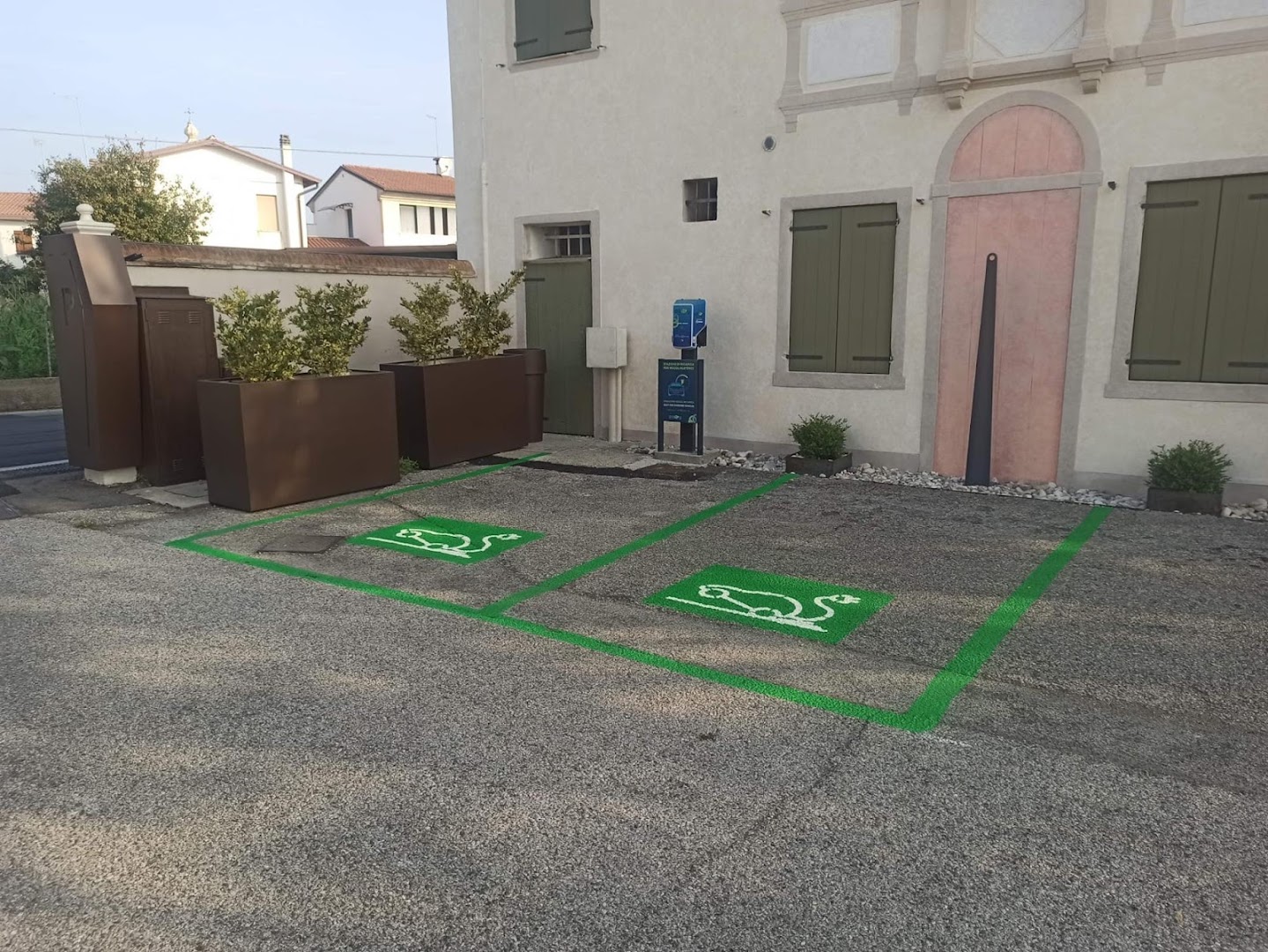 Powy Stazione di Ricarica