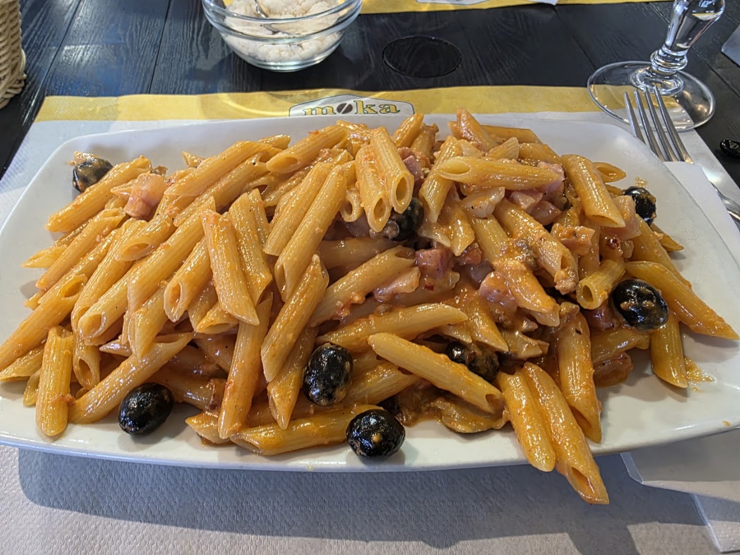 Primeria Bar Triangolo Rosso, Cascina