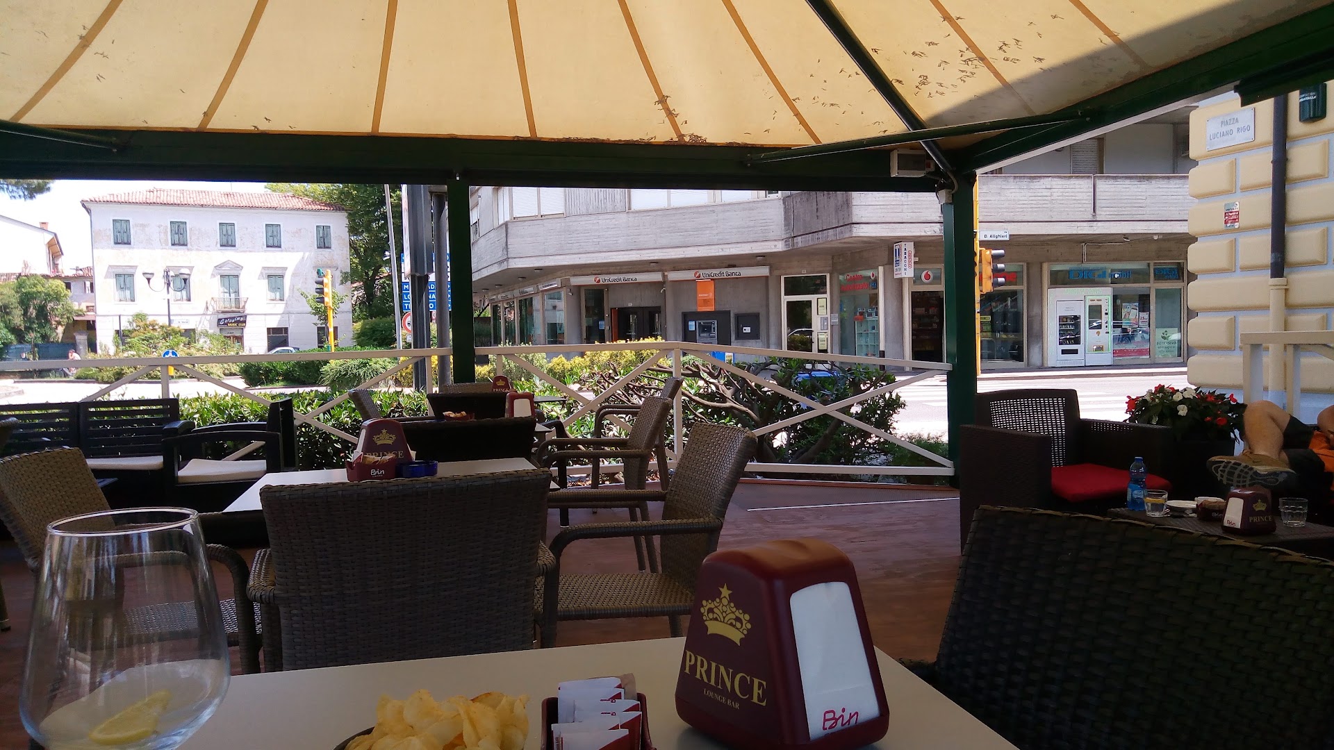 Prince lounge bar