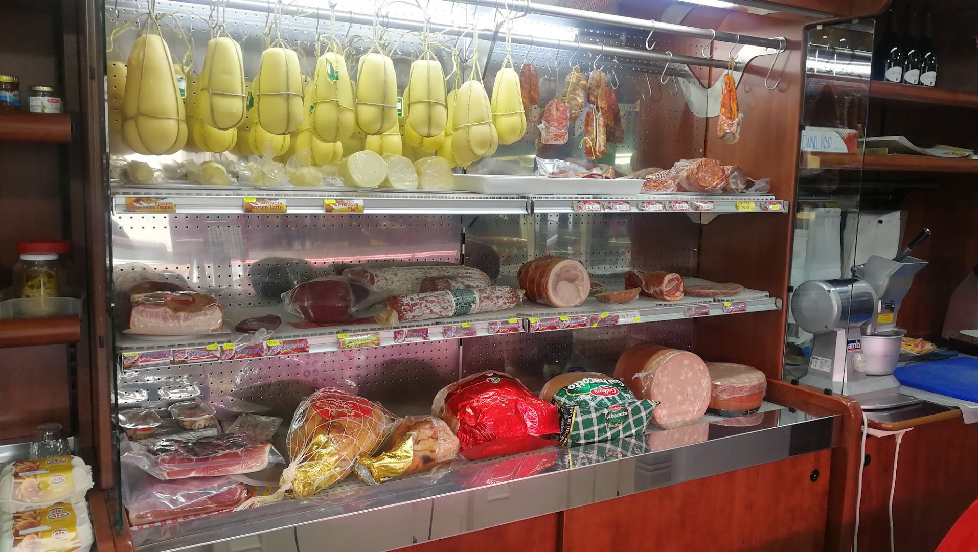 Prodotti Tipici Scarpino - Alimentari, Formaggi e Salumi