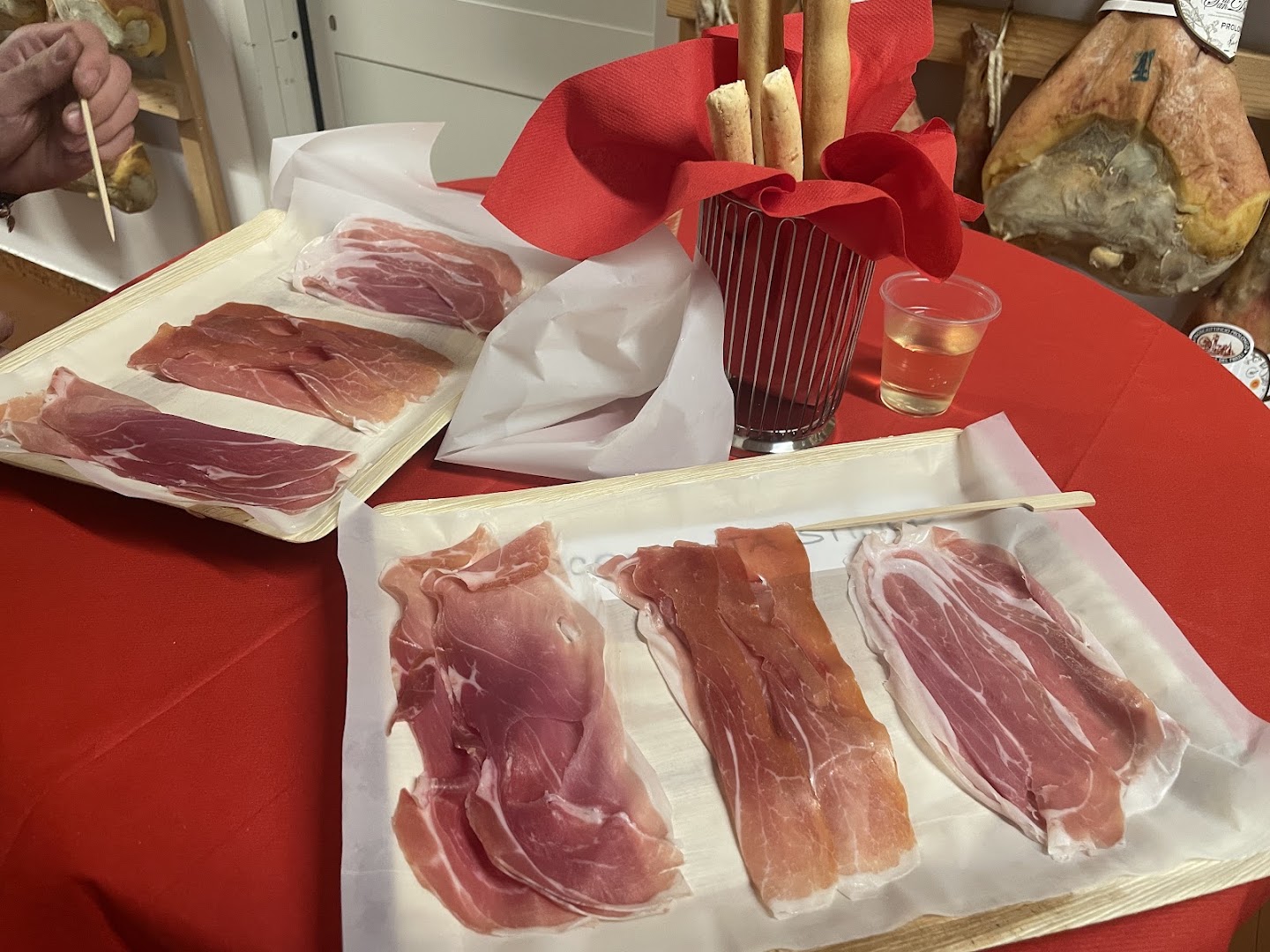 Prolongo IL PROSCIUTTO srl