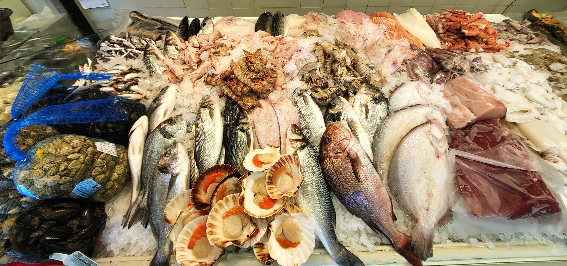 Pronto Pesce S.A.S. Pescheria con servizio di cottura pesce fritto ed alla griglia da asporto