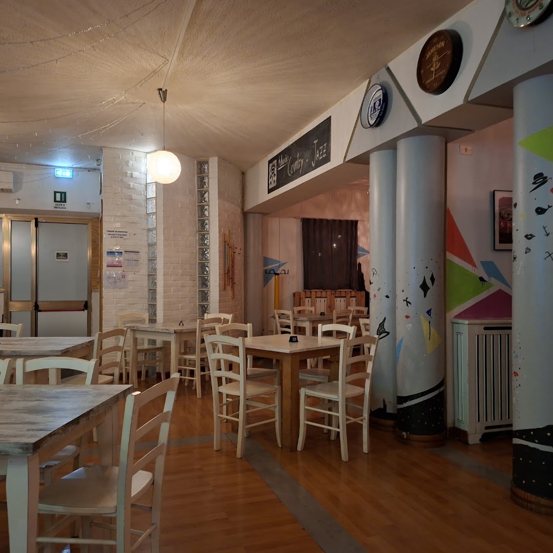 Pub 2000