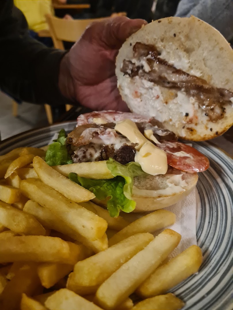 Pub "BeerHouse"