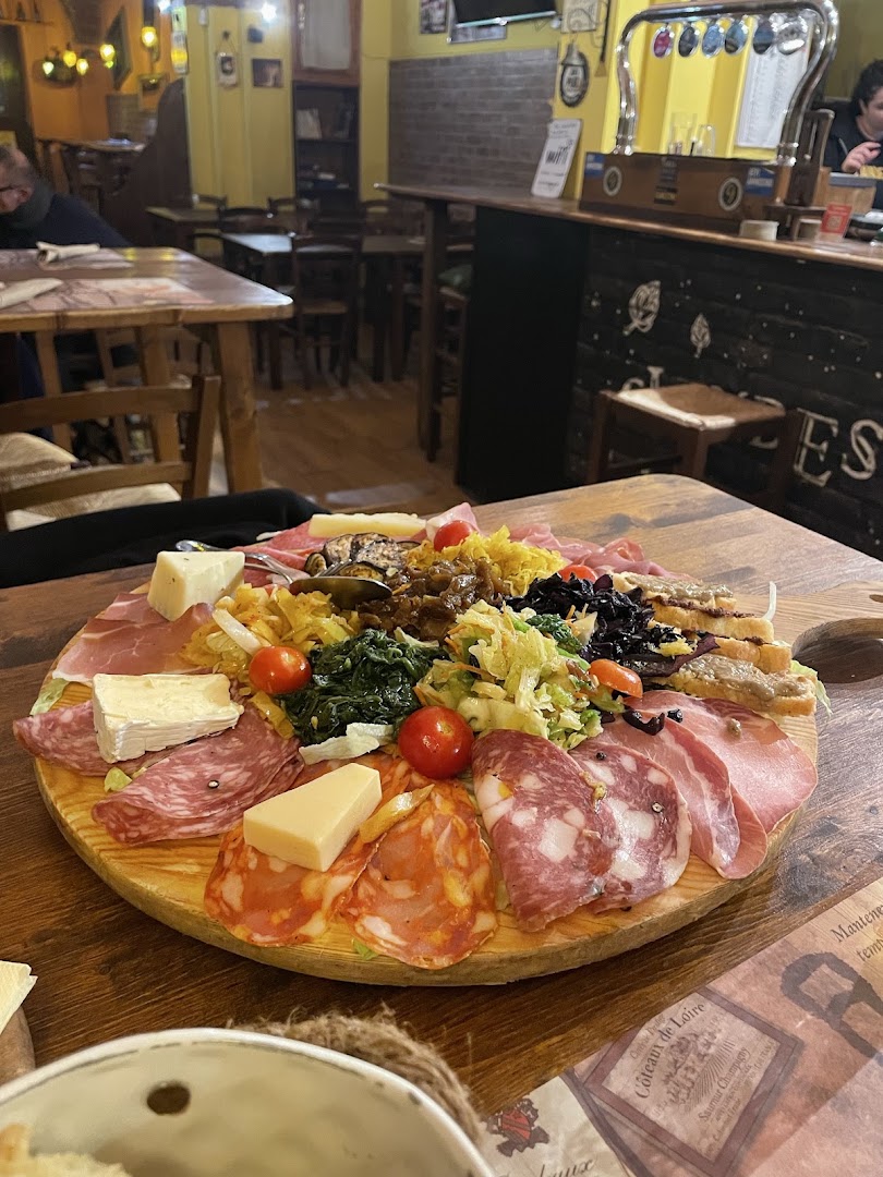 Pub del Piccolo Birrificio Clandestino, Livorno