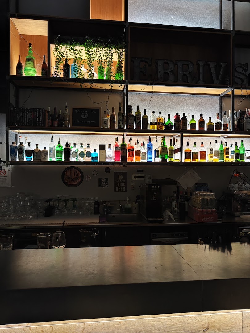 Pub EBRIUS Food & Drink Garage