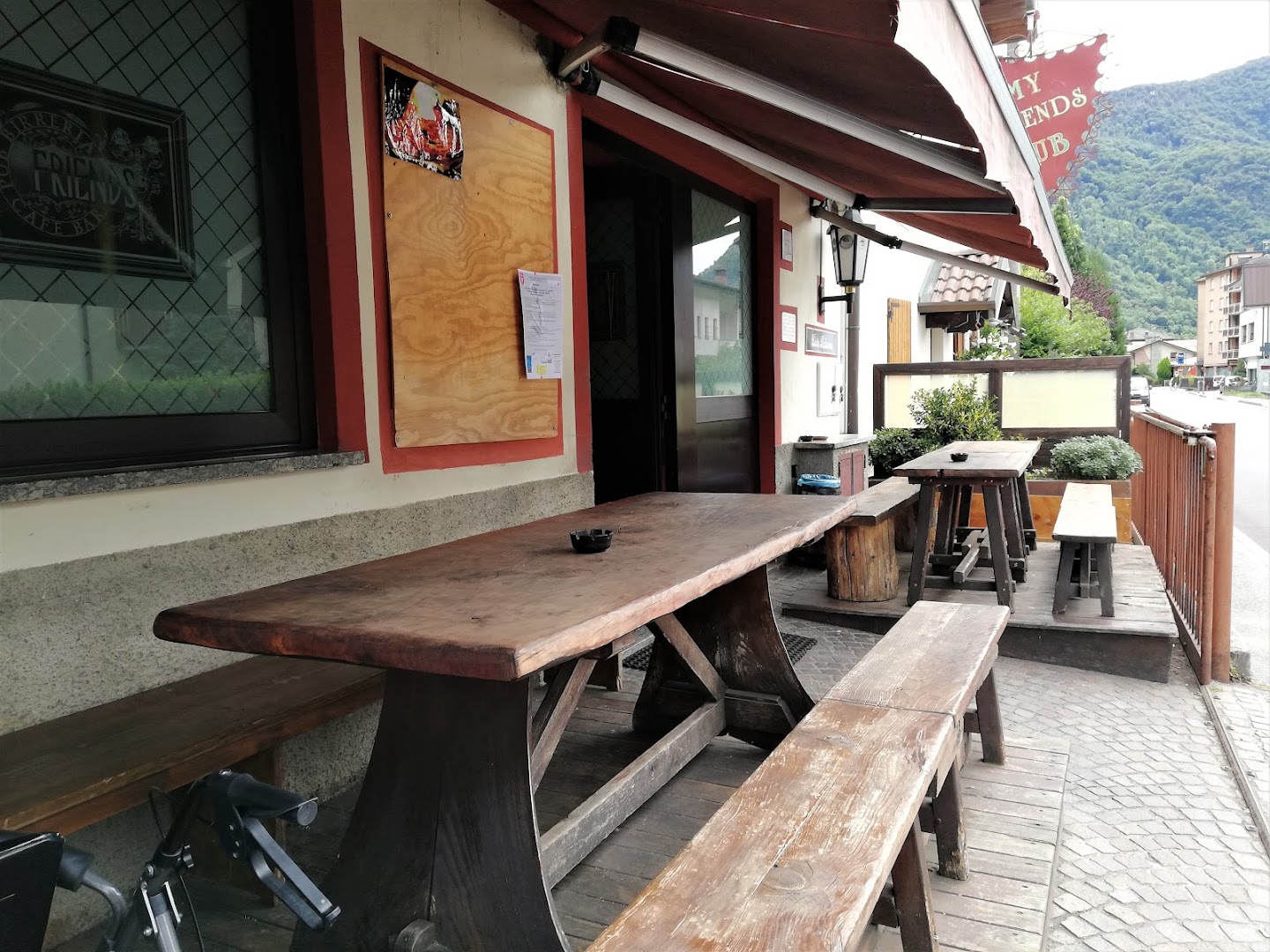 Pub My Friends - Introbio (LC)