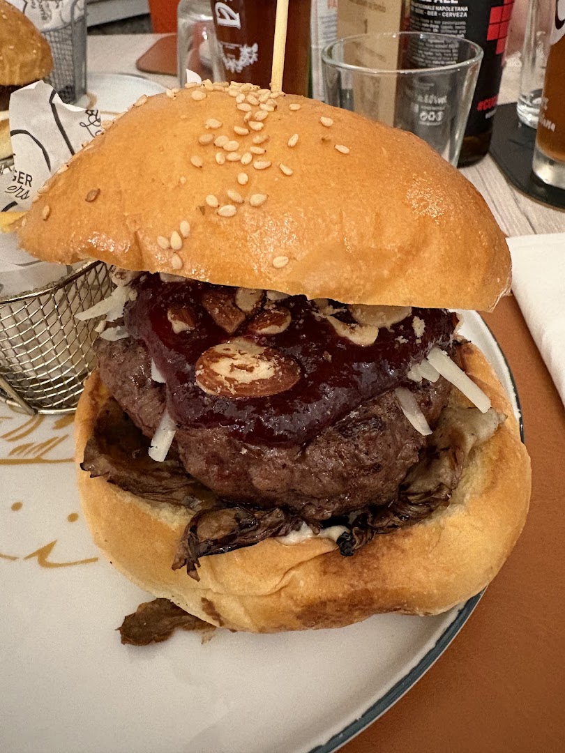 Public House - Burger Gourmet