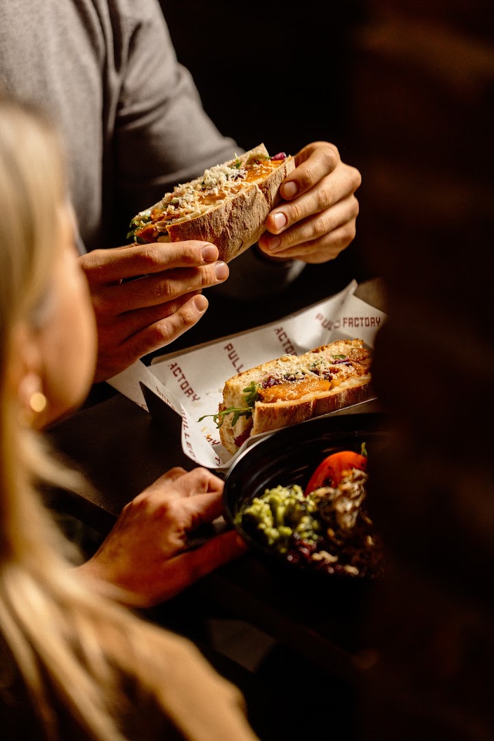 Pulled Factory | BBQ Sandwich