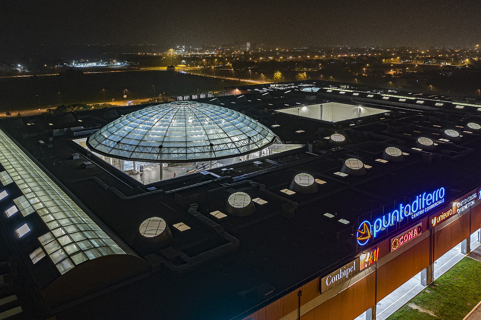 Punta di Ferro | Centro Commerciale