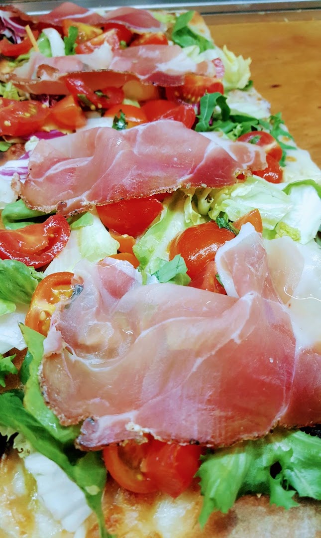 Punto giallo Pizzeria tavola calda