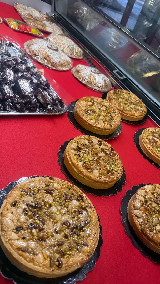 Pyper Cafè dei fratelli Arcadi laboratorio, bar, pasticceria, cornetteria notturna.