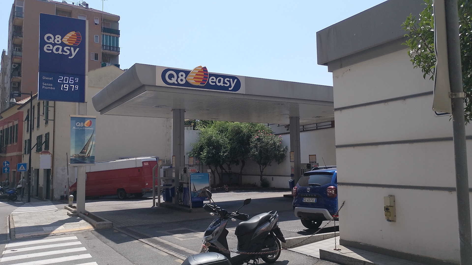 Q8 easy vip story, Savona