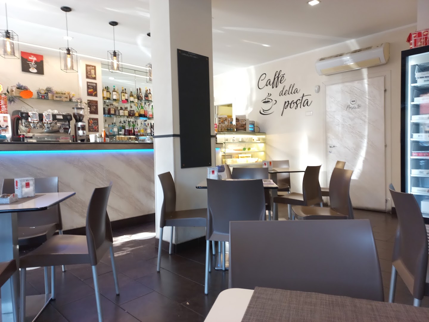 Quarantadue s.a.s - Caffè della Posta