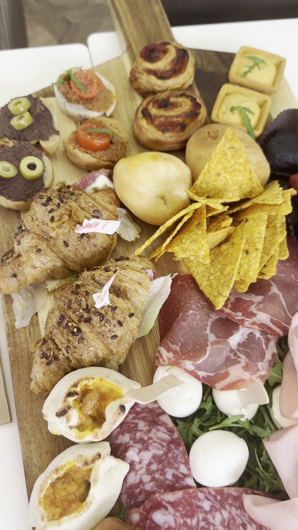 Queen 2.0 – Bar, Aperitivi, Pizza e Cocktail a Taranto