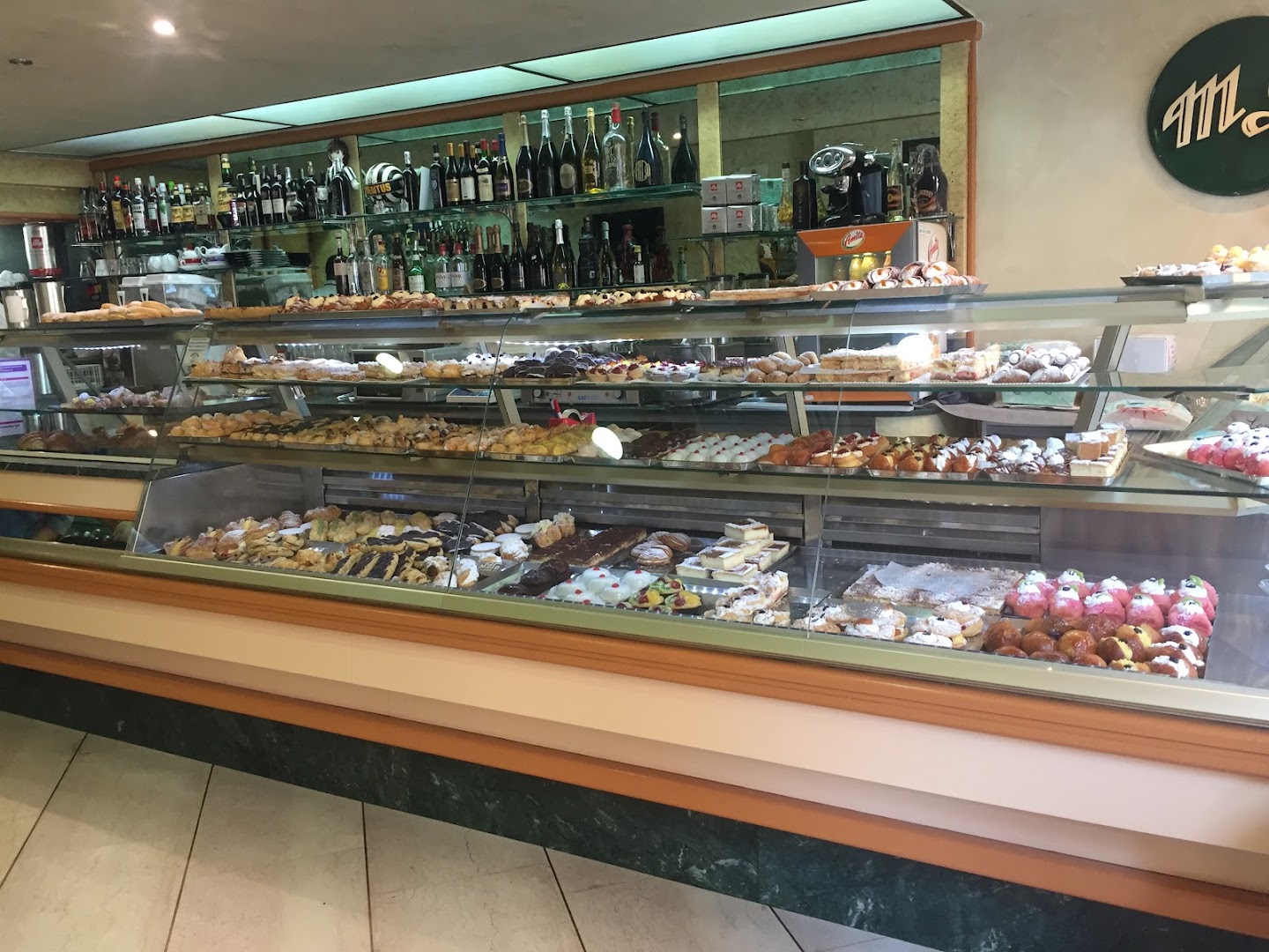 Queen Bar (Montebianco)