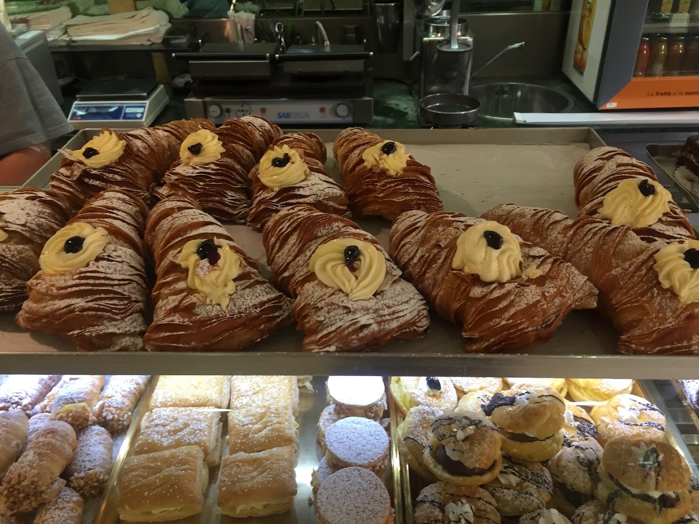 Queen Bar (Montebianco)