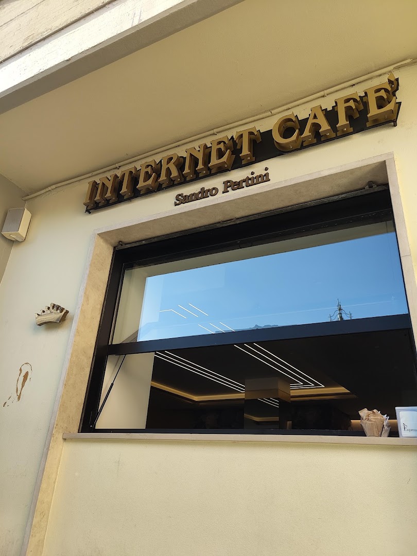 Queen Internet Cafe