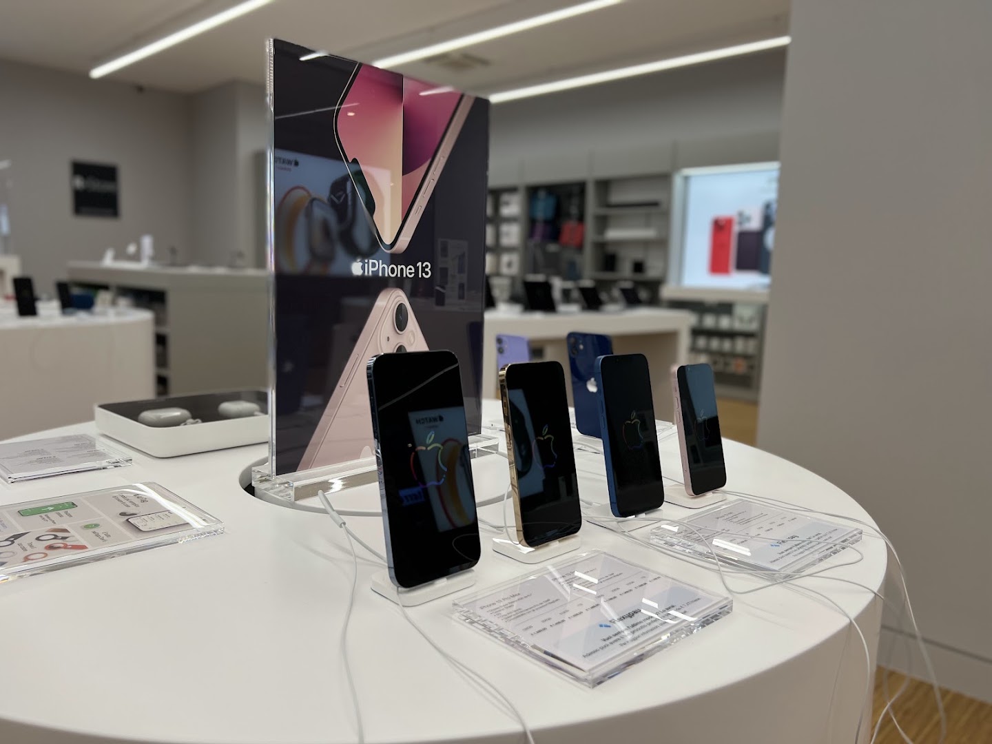 R-Store Catanzaro C.C. Due Mari | Apple Premium Reseller e Centro Assistenza Autorizzato, Maida