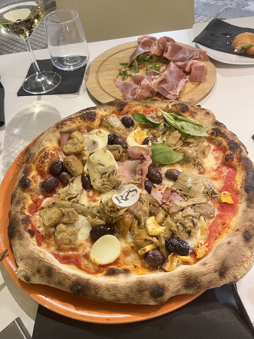 R2S pizza e wine