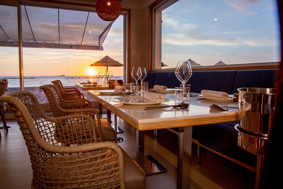 Rafel Restaurant & Lounge Bar