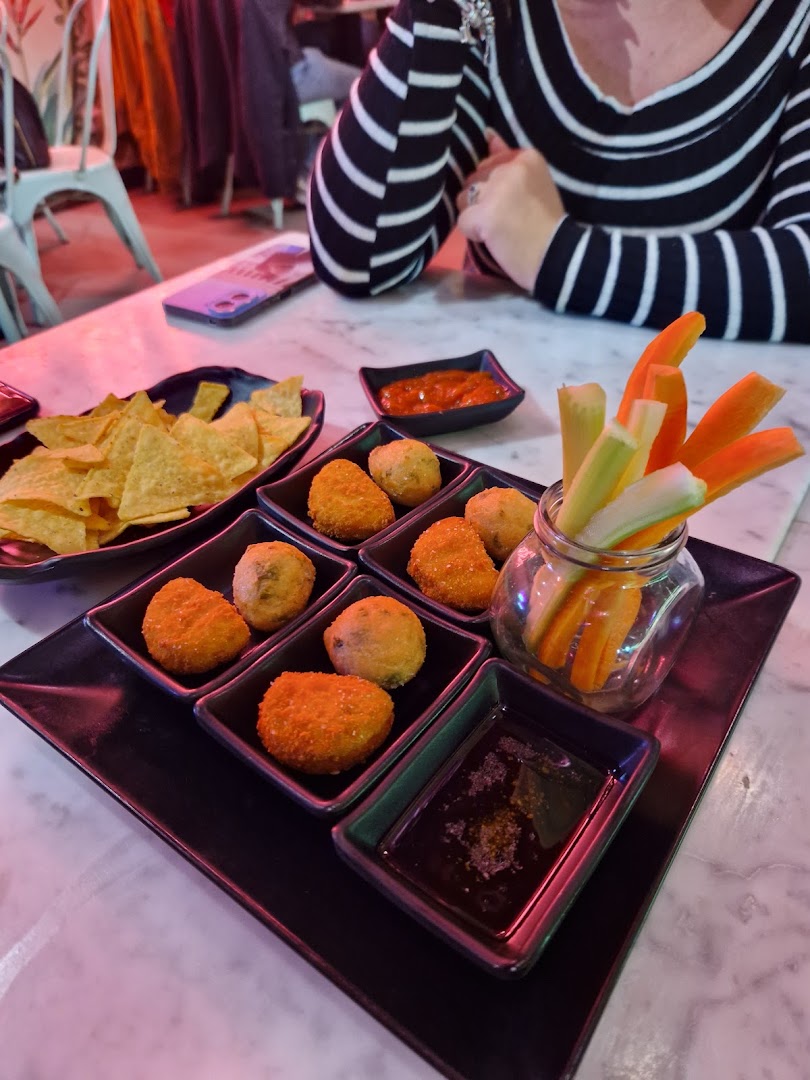 Rafiki Tropical Mixology Anzio