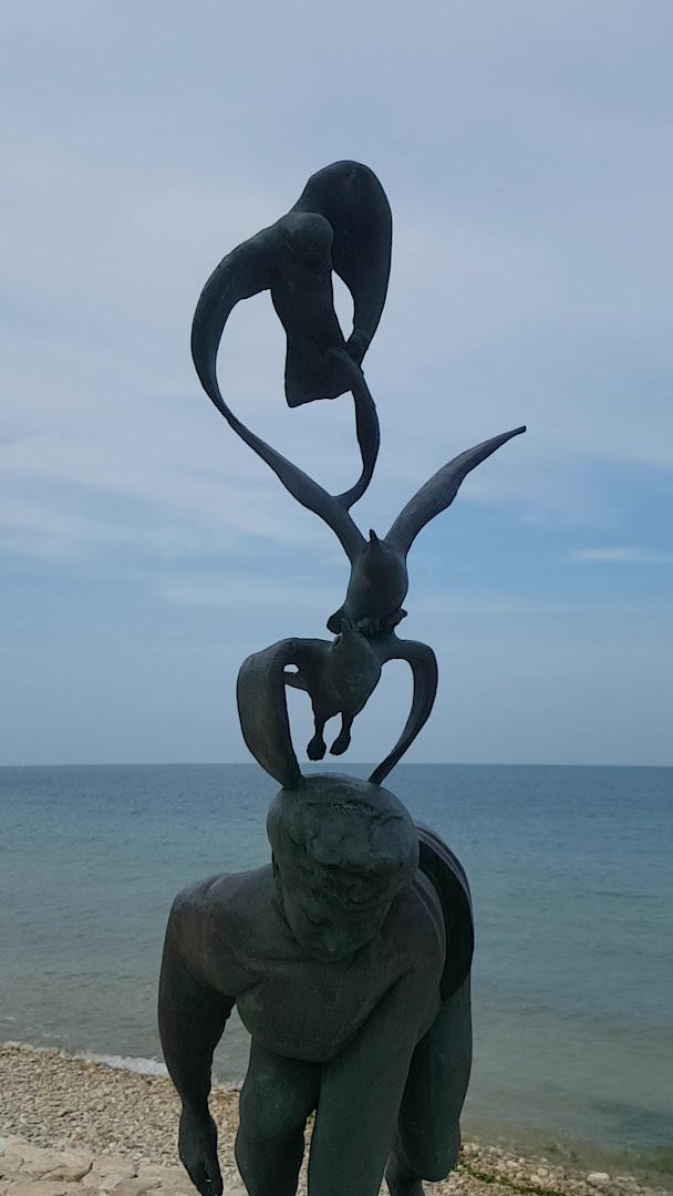 Ragazzo coi gabbiani, Grottammare