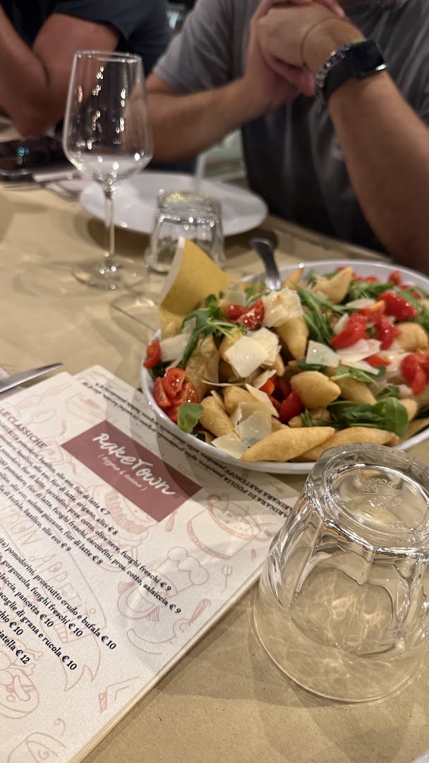 Raketown Pizza e Cucina