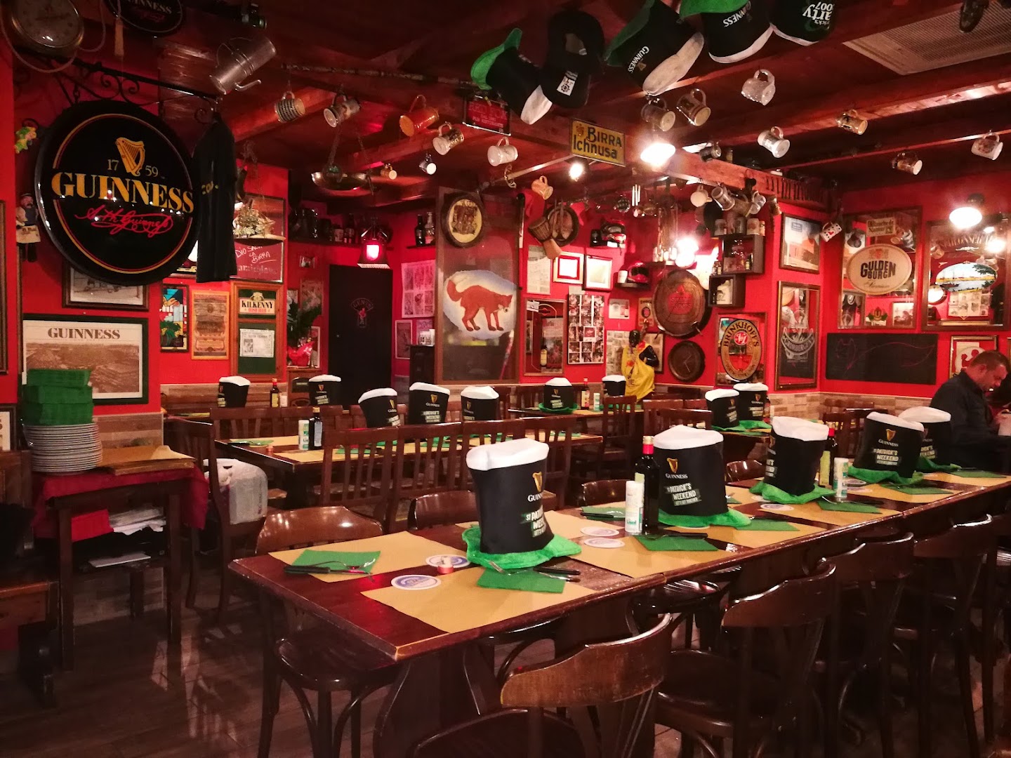 Red Fox kitchen&pub since 1981 " Villanova", Cagliari