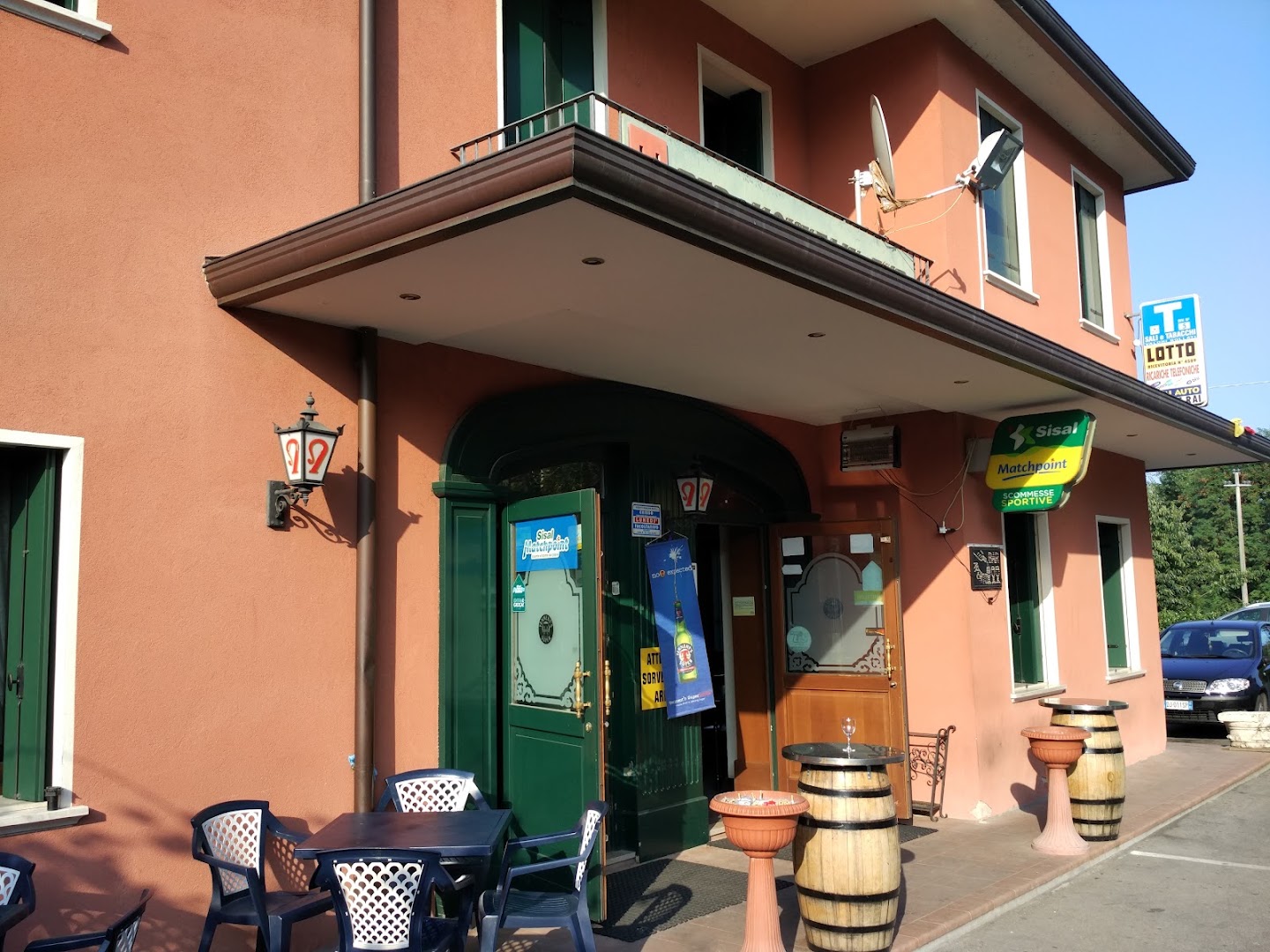 RED MOUNTAIN PUB