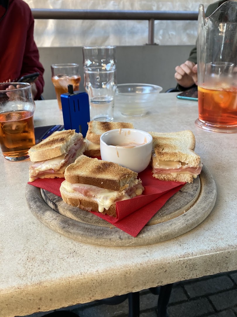 Red Pub by marty