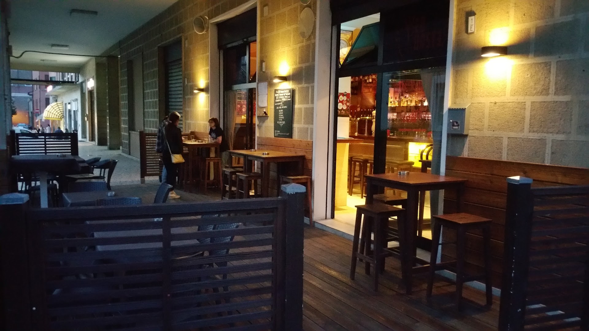 Red Rooster Pub