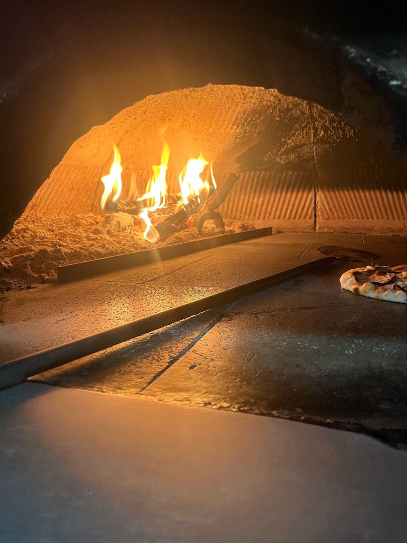 Regina 2 Pizzeria Da Asporto...forno a legna