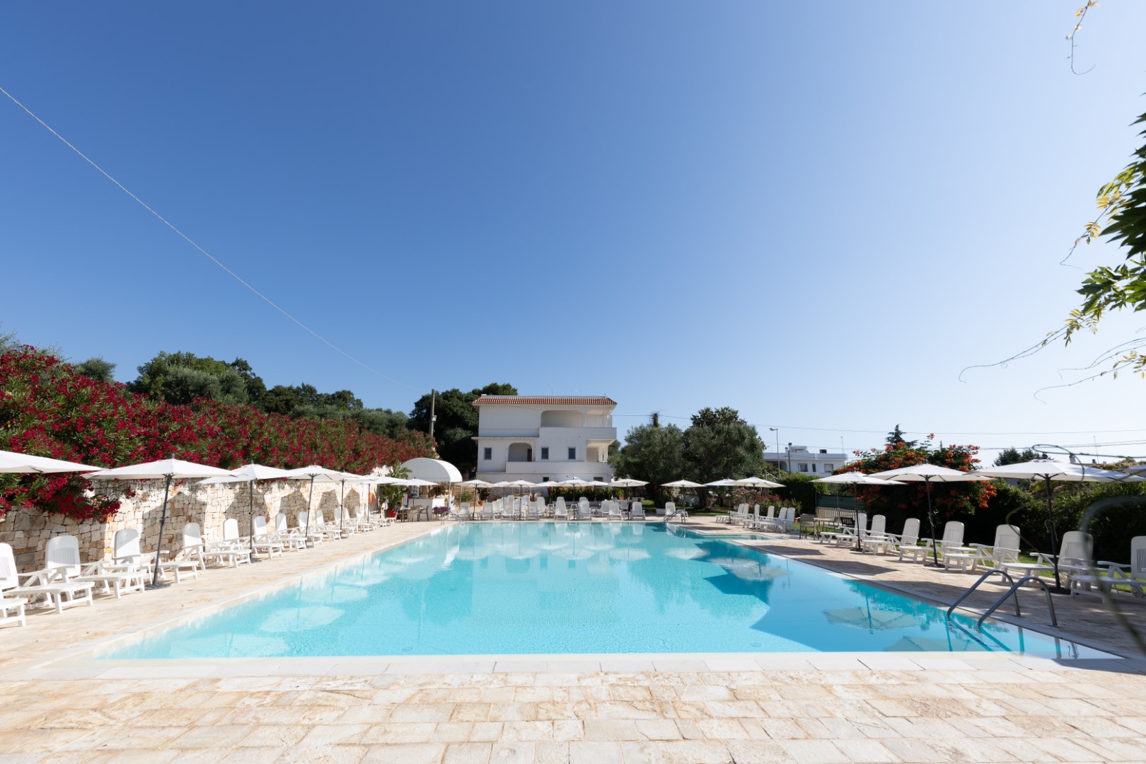Residenza Aurora - Piscina pubblica e Case Vacanze tra Ostuni e Martina Franca
