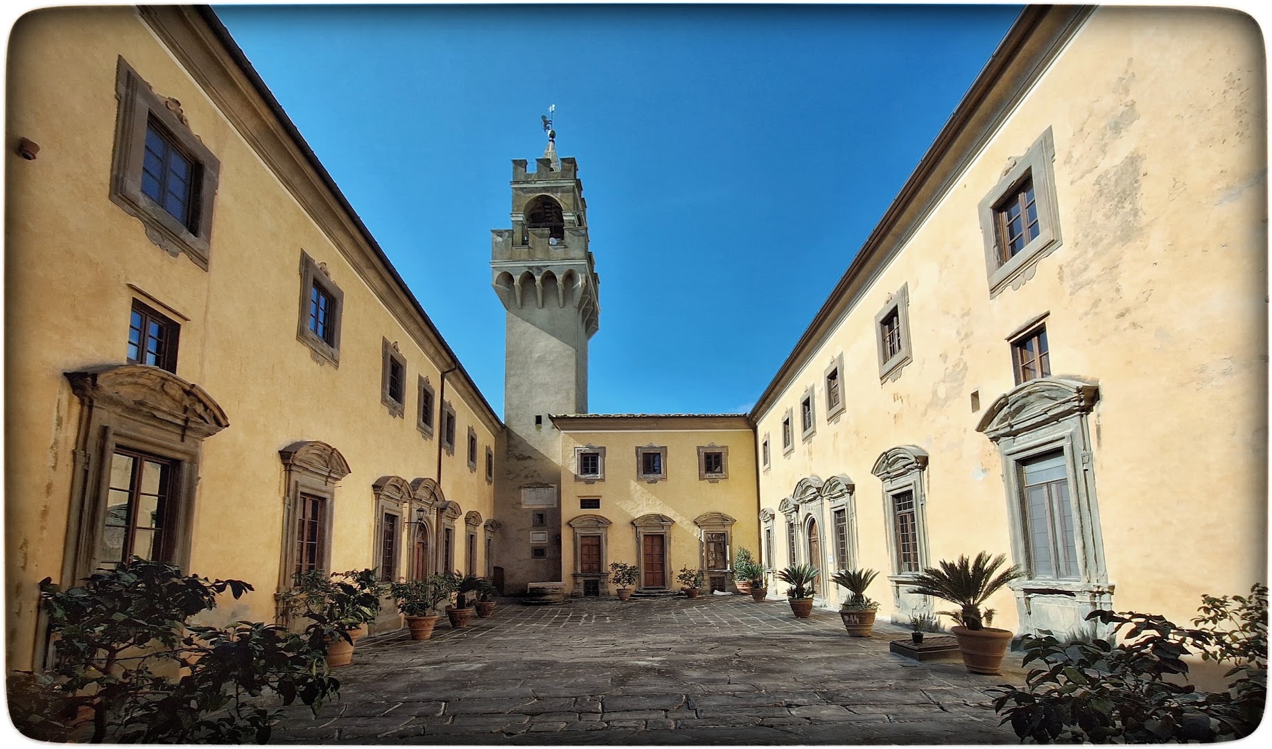 Residenza Storica - Castello di Montegufoni