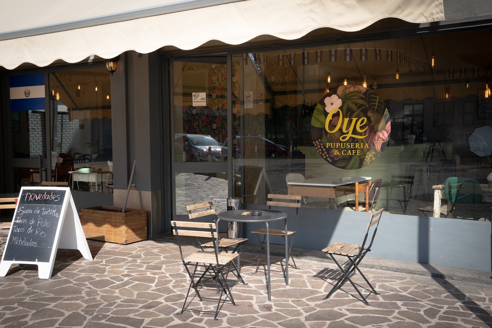 RESTAURANTE OYE PUPUSERIA Y CAFE CINISELLO BALSAMO