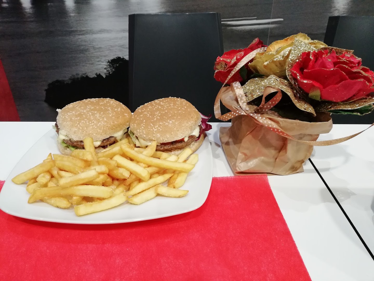 Rewind LoungeBar & Restaurant