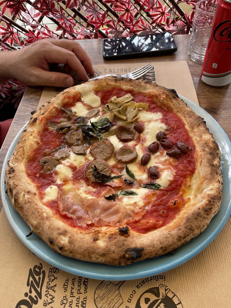 Ricomincio da Tre, Napoli