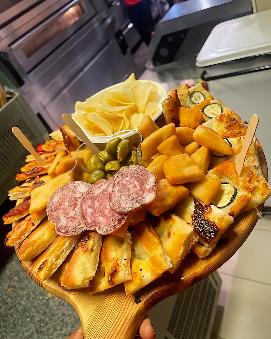Riecco | Focacceria Ligure Artigiana - Pizzeria, Torino
